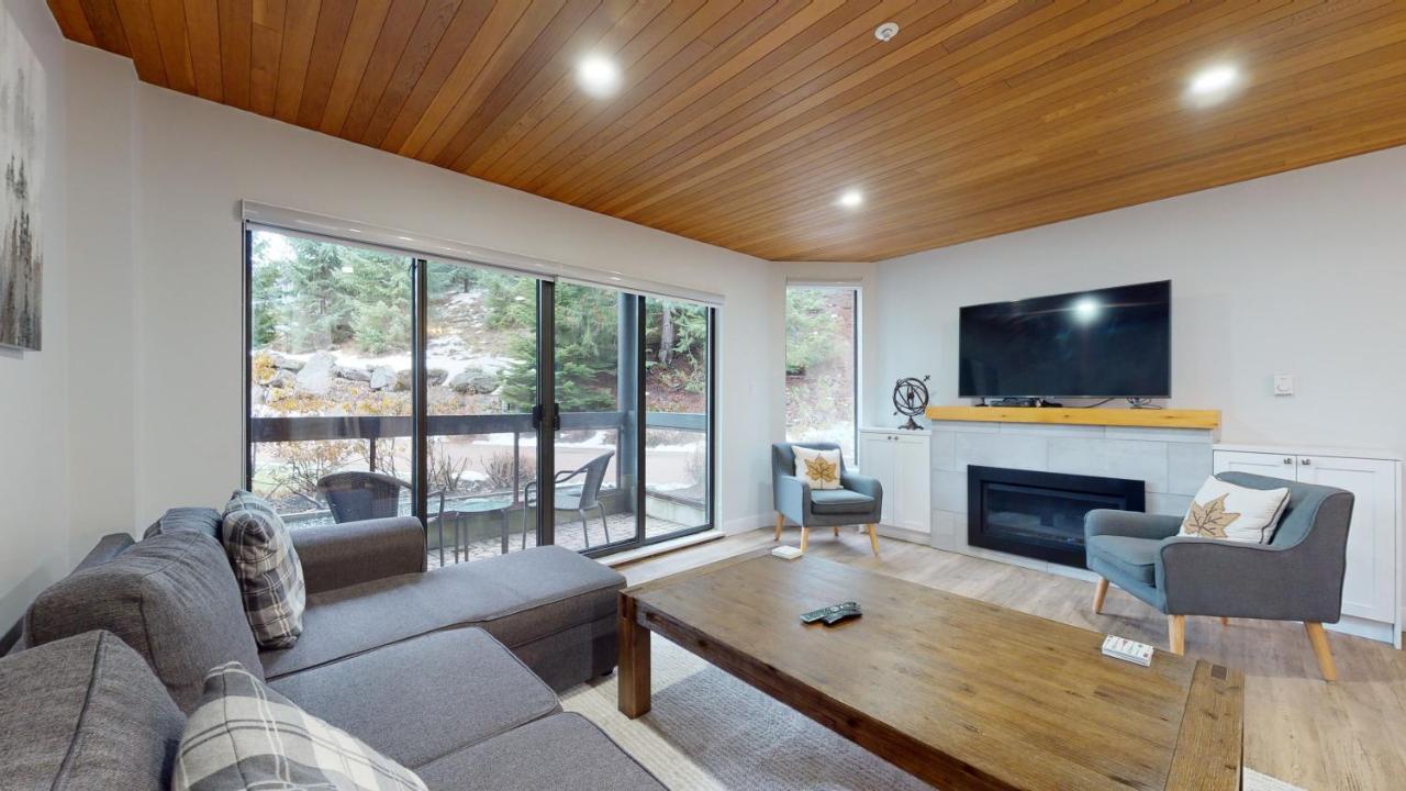 Ironwoods On Blueberry Hill By Whistler Blackcomb Vacation Rentals Exterior photo