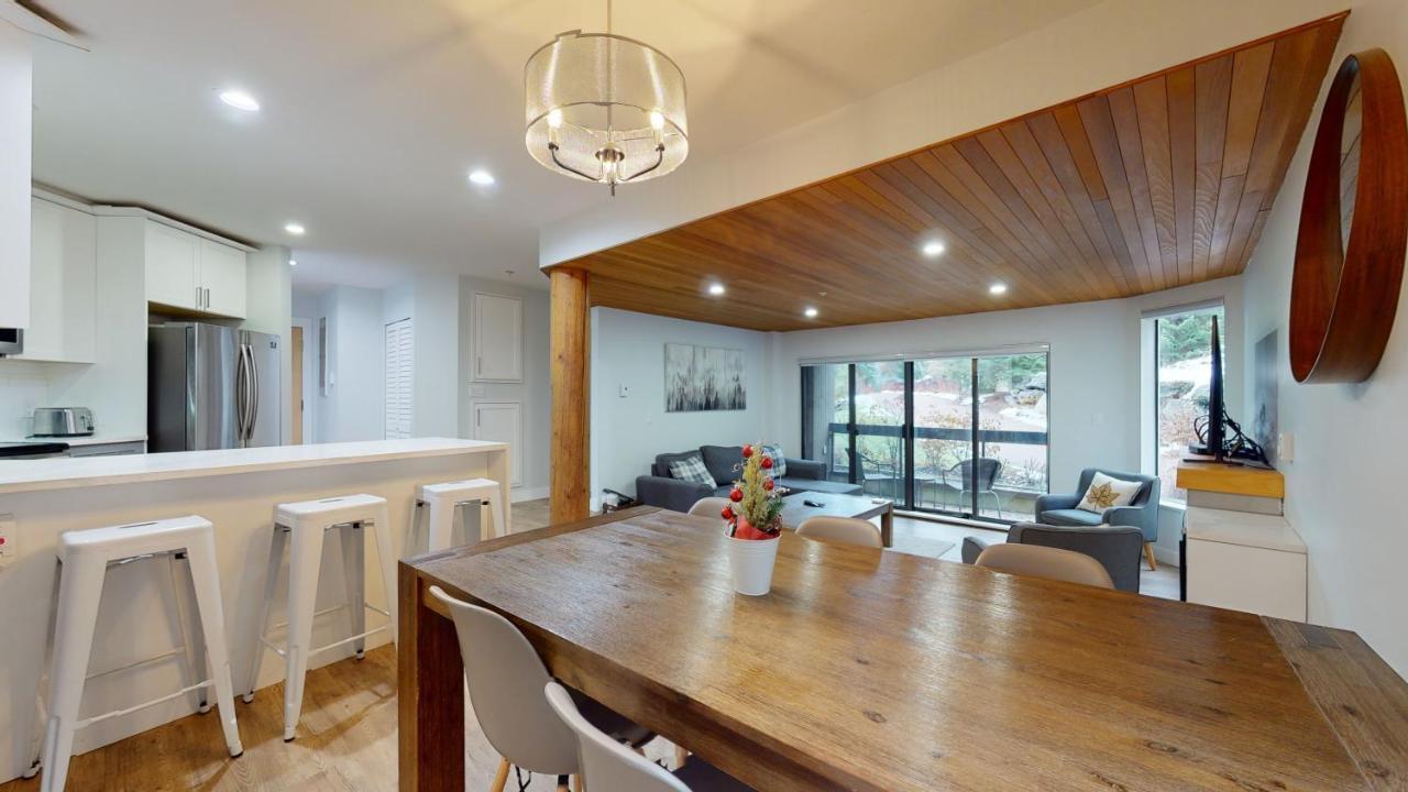 Ironwoods On Blueberry Hill By Whistler Blackcomb Vacation Rentals Exterior photo
