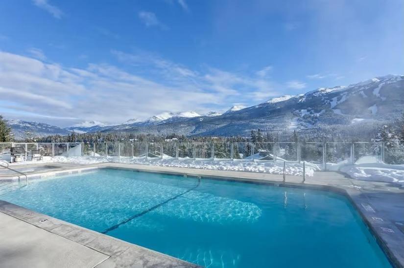 Ironwoods On Blueberry Hill By Whistler Blackcomb Vacation Rentals Exterior photo