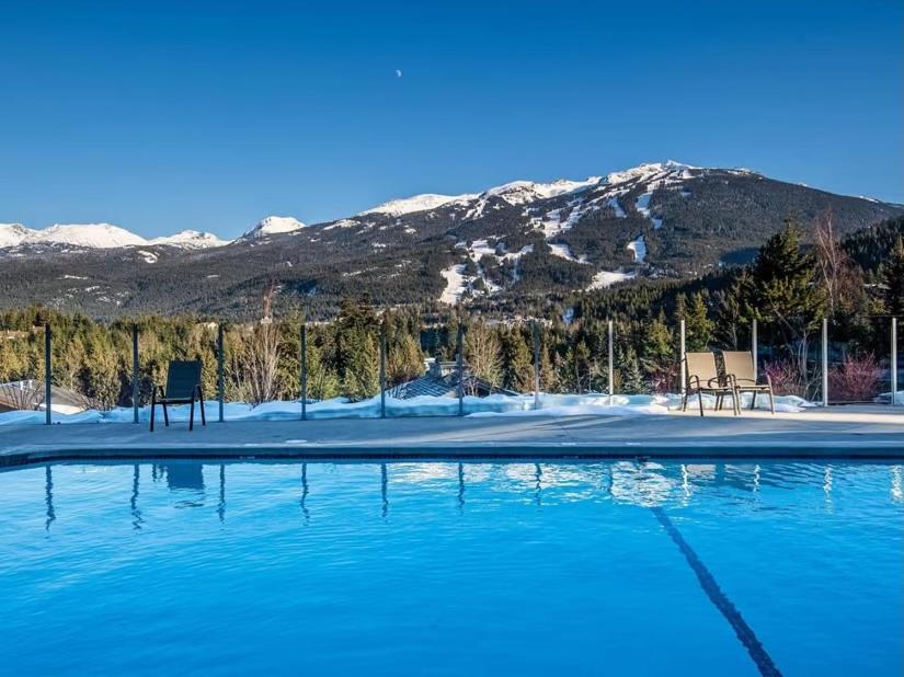Ironwoods On Blueberry Hill By Whistler Blackcomb Vacation Rentals Exterior photo